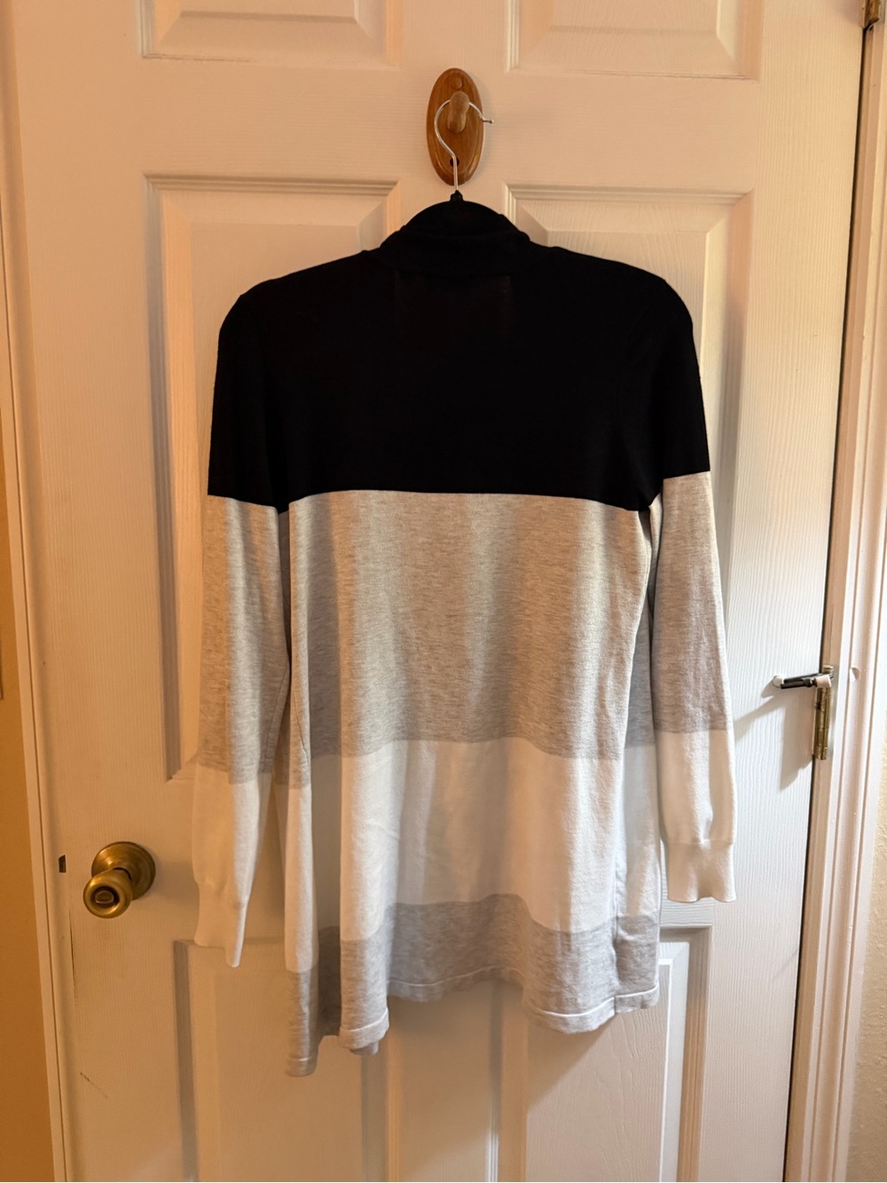 Cyrus (2) Color Block Cardigans - Picture 4 of 7